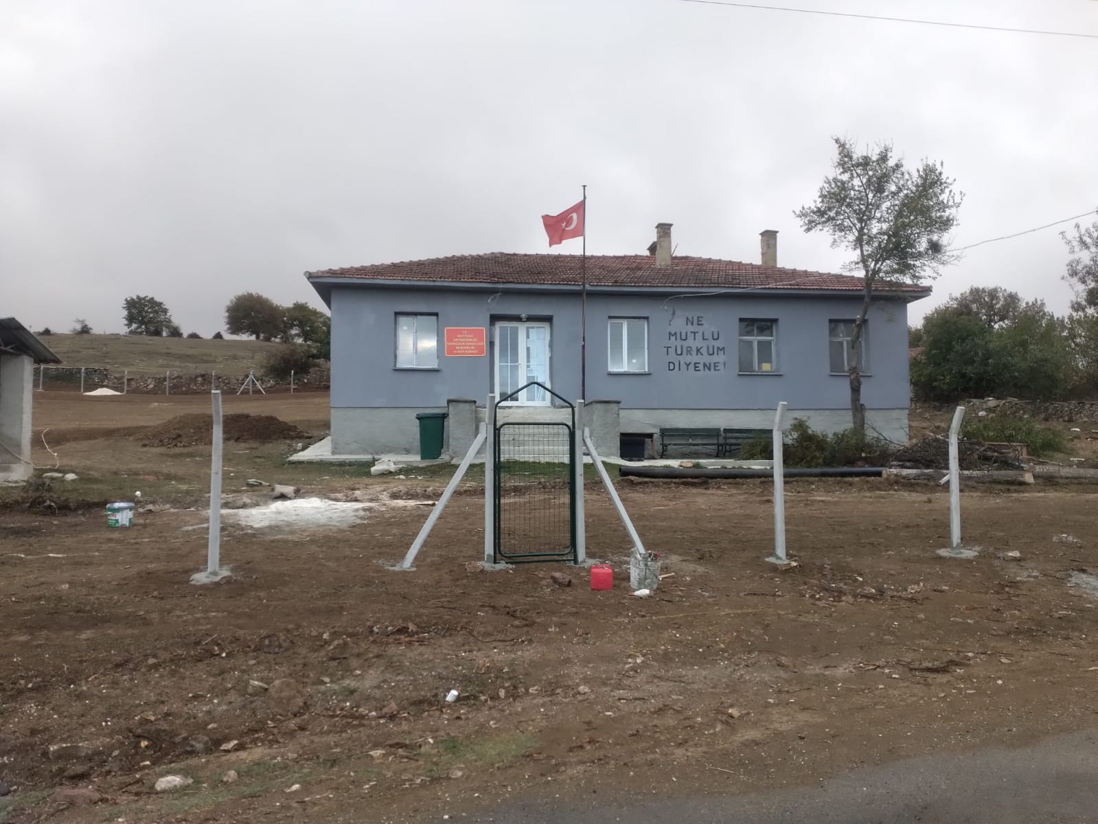 Seyitgazi, Karacalı Muhtarlığı Tel Örgü Çekilmesi.