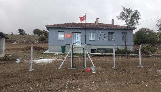 Seyitgazi, Karacalı Muhtarlığı Tel Örgü Çekilmesi.